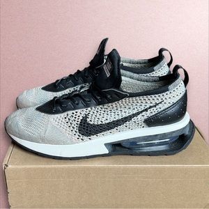 Nike Air Max Flyknit Racer Sesame/ Black/ Ocean Cube Womens Size 7.5